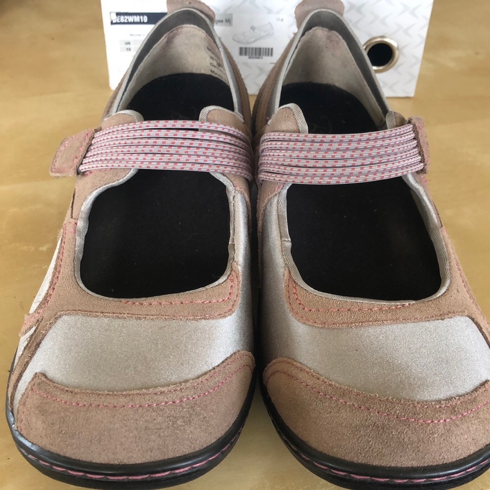 Aetrex Mochaberry Berries size 10